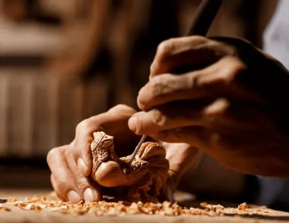 《传奇手艺人》:匠心独运,传承千年的文化瑰宝